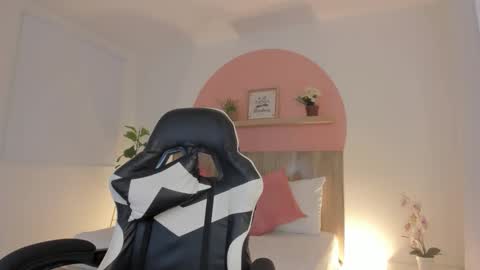 Fer  online show from 10-31-25, 03:18