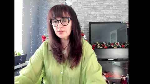 Snapshot of fey_bb chatting on 01-16-26, 04:49 Milana online show from 01-16-26, 04:49