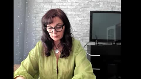 Snapshot of fey_bb chatting on 02-06-26, 06:29 Milana online show from 02-06-26, 06:29