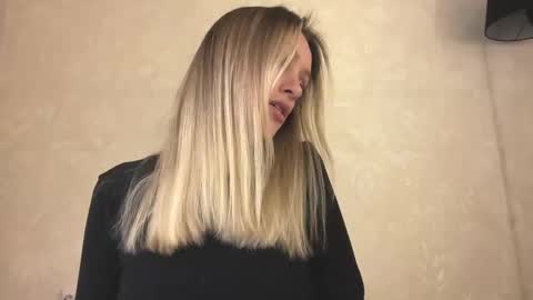 Lisa online show from 12-19-25, 09:27