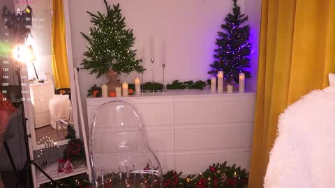 Snapshot of ffoxyflame chatting on 12-07-24, 04:53 -- stay in touch with me online show from 12-07-24, 04:53
