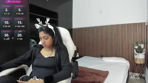 Snapshot of ffreyja_ chatting on 12-02-25, 05:30 Freyja online show from 12-02-25, 05:30