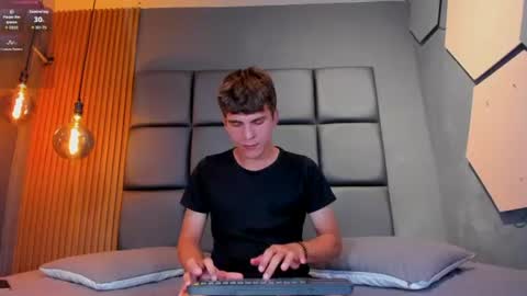 Snapshot of fhilip_ken chatting on 06-27-26, 05:18 FHILIP online show from 06-27-26, 05:18