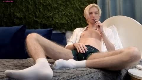 Thomas online show from 12-04-25, 09:23