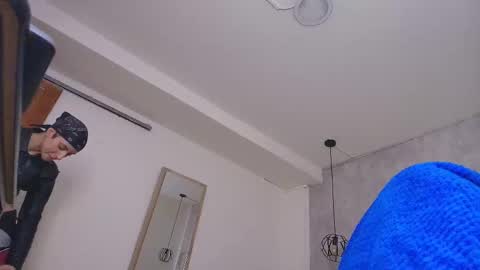   online show from 11-28-25, 12:08