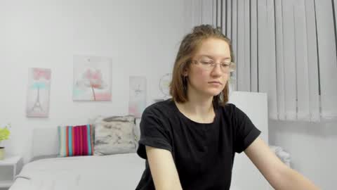 Snapshot of fiery__mary chatting on 02-17-25, 01:25 Mary online show from 02-17-25, 01:25