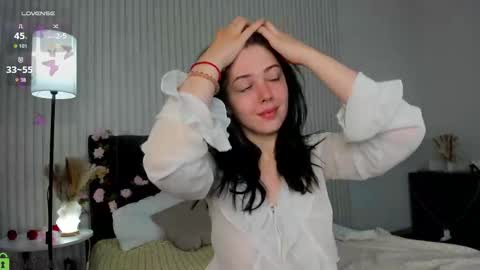 Snapshot of fieryfeline chatting on 09-18-25, 01:51 Filla online show from 09-18-25, 01:51