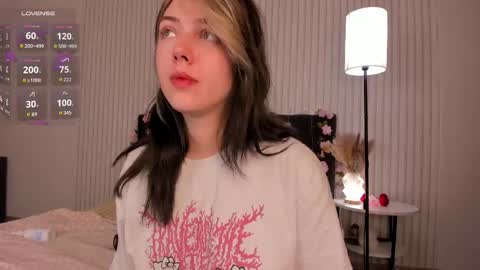 Snapshot of fieryfeline chatting on 09-19-25, 02:13 Filla online show from 09-19-25, 02:13