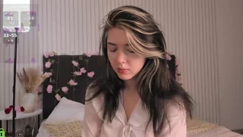 Snapshot of fieryfeline chatting on 09-20-25, 02:01 Filla online show from 09-20-25, 02:01