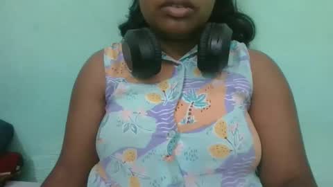 Snapshot of fifaalydia chatting on 10-22-25, 07:13 fifaalydia online show from 10-22-25, 07:13