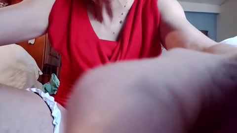 Snapshot of fifi010203 chatting on 10-30-25, 01:12 fifi010203 online show from 10-30-25, 01:12