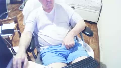 filhober online show from 01-18-25, 02:47