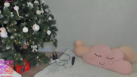 Snapshot of final_fantase chatting on 12-23-24, 06:44 Kira gift fo joining the fan club -- personal telegram hot photo online show from 12-23-24, 06:44