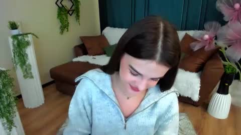 Snapshot of finalaccord chatting on 02-06-26, 10:18 Amanda online show from 02-06-26, 10:18