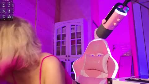 Lady online show from 06-13-26, 05:22