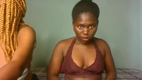 Snapshot of fine_melanie chatting on 02-19-25, 07:06 melanie online show from 02-19-25, 07:06