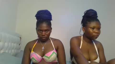 Snapshot of fine_melanie chatting on 09-12-25, 10:04 melanie online show from 09-12-25, 10:04