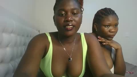 Snapshot of fine_melanie chatting on 10-12-25, 10:47 melanie online show from 10-12-25, 10:47