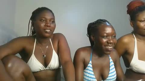 Snapshot of fine_melanie chatting on 10-31-25, 10:00 melanie online show from 10-31-25, 10:00