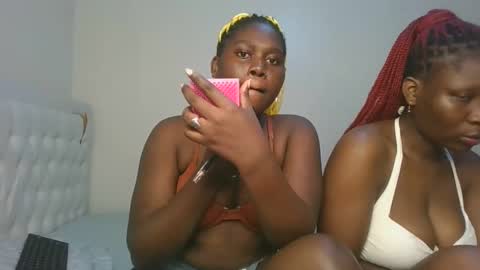 Snapshot of fine_melanie chatting on 12-21-25, 11:01 melanie online show from 12-21-25, 11:01