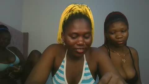 Snapshot of fine_melanie chatting on 01-18-26, 12:47 melanie online show from 01-18-26, 12:47