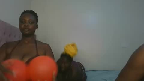 Snapshot of fine_melanie chatting on 01-19-26, 01:04 melanie online show from 01-19-26, 01:04