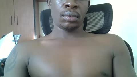 Snapshot of fineebony chatting on 05-06-26, 04:41 HOT AND SWEET online show from 05-06-26, 04:41