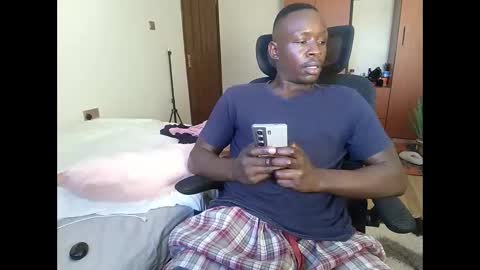 Snapshot of fineebony chatting on 05-08-26, 02:11 HOT AND SWEET online show from 05-08-26, 02:11