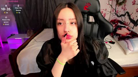 Snapshot of finelya chatting on 03-29-26, 06:57 Hey I am Diana HELP ME TO RICH 100 THUMBS UP online show from 03-29-26, 06:57