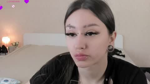 Snapshot of finelya chatting on 05-18-26, 09:26 Hey I am Diana HELP ME TO RICH 100 THUMBS UP online show from 05-18-26, 09:26