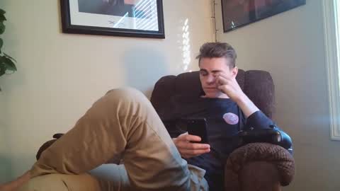 Snapshot of finnabun33 chatting on 11-26-25, 07:26 Jake I am Bicurious online show from 11-26-25, 07:26