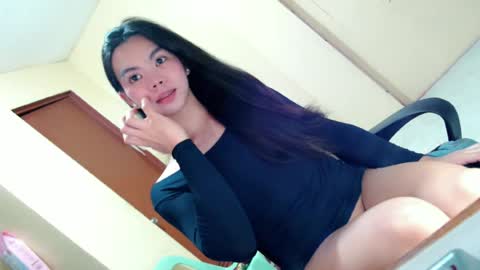 Snapshot of fionie_xxx chatting on 06-10-26, 12:37 FIONA online show from 06-10-26, 12:37