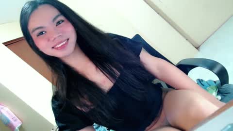 Snapshot of fionie_xxx chatting on 06-13-26, 10:13 FIONA online show from 06-13-26, 10:13