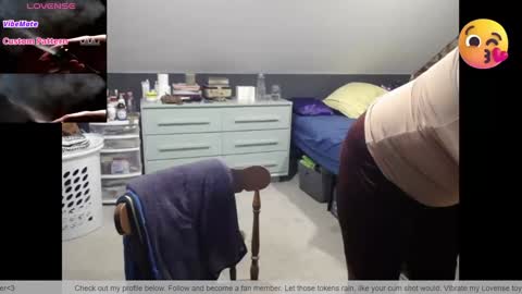 Snapshot of fionna_fineas chatting on 03-09-26, 12:14 Fionna online show from 03-09-26, 12:14