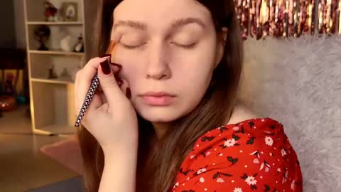 fiora online show from 04-25-26, 07:00