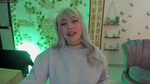 Snapshot of fiore_sanz chatting on 04-06-26, 03:04 online show from 04-06-26, 03:04
