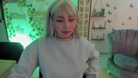 Snapshot of fiore_sanz chatting on 04-06-26, 04:46 online show from 04-06-26, 04:46