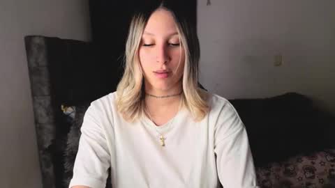 F I O R E L L A  online show from 11-01-25, 10:56