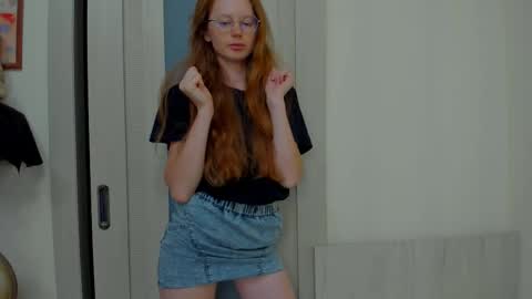 fire_luna online show from 09-10-25, 03:28