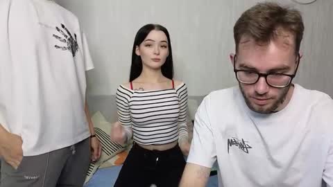 Snapshot of first_day_ chatting on 09-16-25, 09:43 ALICESTEVEVECTOR pvt open  online show from 09-16-25, 09:43