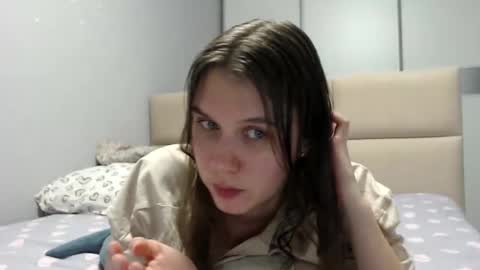 Snapshot of firststarsara chatting on 01-12-25, 07:21 Sara online show from 01-12-25, 07:21