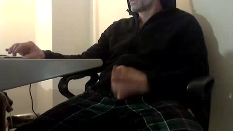 Snapshot of fit__daddy chatting on 02-23-26, 06:38 Daddy Cool online show from 02-23-26, 06:38