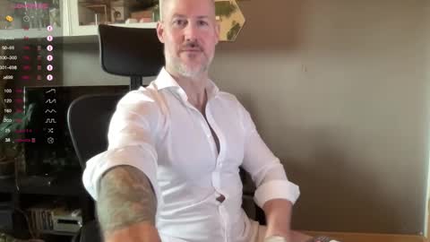 Snapshot of fit_rubinho chatting on 12-19-24, 09:18 Rubn online show from 12-19-24, 09:18