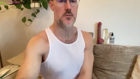 Snapshot of fit_rubinho chatting on 01-04-25, 08:49 Rubn online show from 01-04-25, 08:49