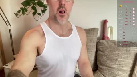 Snapshot of fit_rubinho chatting on 02-09-25, 08:33 Rubn online show from 02-09-25, 08:33