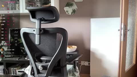 Snapshot of fit_rubinho chatting on 02-12-25, 12:33 Rubn online show from 02-12-25, 12:33