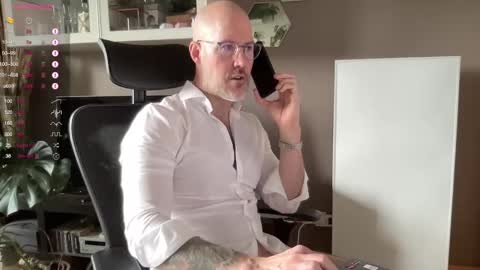 Snapshot of fit_rubinho chatting on 02-19-25, 09:06 Rubn online show from 02-19-25, 09:06