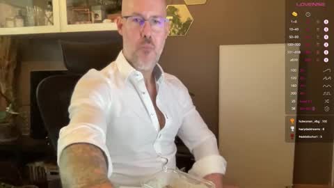 Snapshot of fit_rubinho chatting on 09-09-25, 07:41 Rubn online show from 09-09-25, 07:41