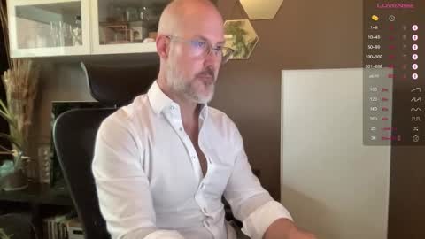 Snapshot of fit_rubinho chatting on 10-16-25, 07:42 Rubn online show from 10-16-25, 07:42