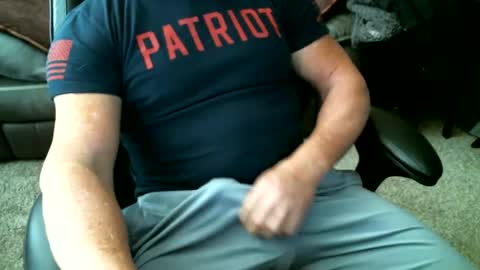 Snapshot of fitguy40 chatting on 12-31-24, 07:07 fitguy40 online show from 12-31-24, 07:07